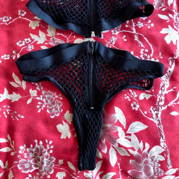 NWOT Black Sheer Mesh Crop Top & Bikini Set with Sexy Zipper Detail - One Size - Picture 5 of 15